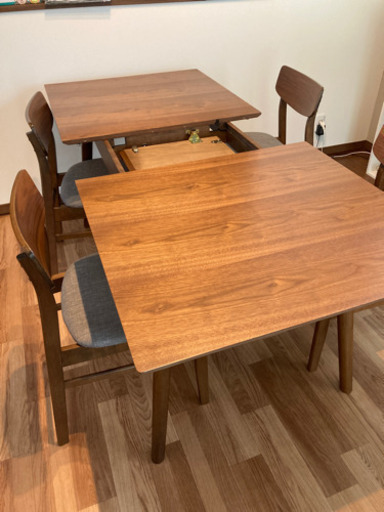 ダイニングテーブル