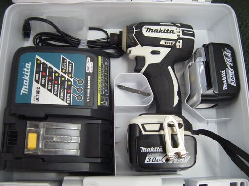 マキタ　TD138DRFXW　インパクトドライバ　フルセット