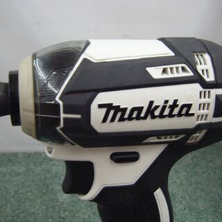 マキタ　TD138DRFXW　インパクトドライバ　フルセットの画像