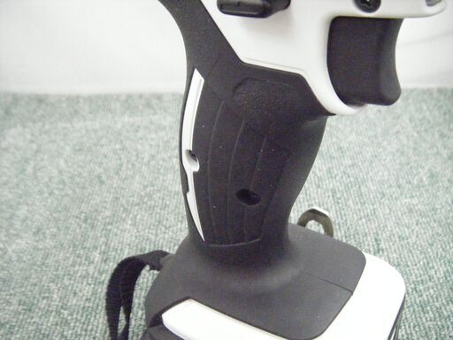マキタ　TD138DRFXW　インパクトドライバ　フルセット