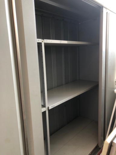 ?売約済??お買い得?イバナ物置収納庫【全面棚タイプ】鍵付?