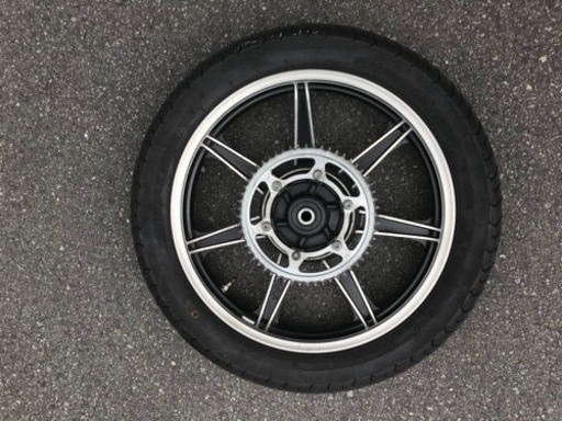 SR400 キャストホイール　リア18インチ(タイヤ付き)