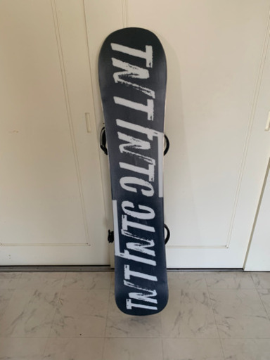 スノーボード、ビンディングセットです。