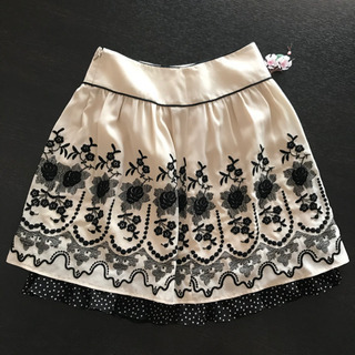 スカートです(^^)