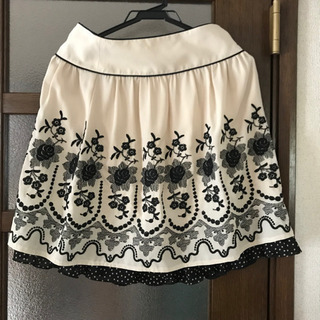 スカートです(^^)の画像