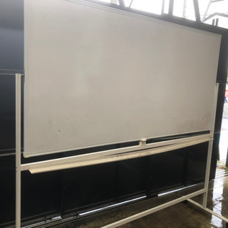 値下げ！ 須磨海浜  ホワイトボード　脚付き　格安　引取ok  早い者勝ちの画像