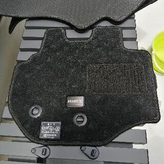 ハイエース6型　S-GL ダークプライム　純正マット　固定金具付