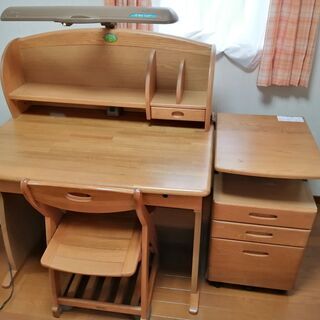 無料、学習机（ヒカリサンデスク）