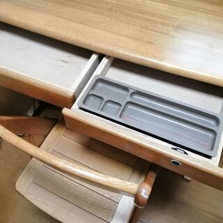 無料、学習机（ヒカリサンデスク）の画像