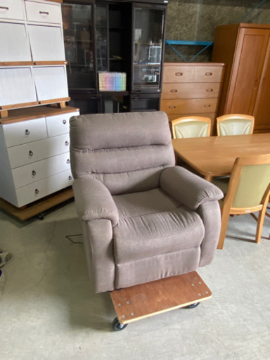 激安!!ニトリ 電動リクライニングソファ 布張 1人掛け