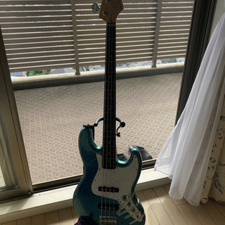 エレキ　ベースギター