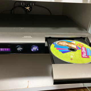 テレビ32型（アクオス）とDVDデッキのセット　どちらもシャープ製の画像