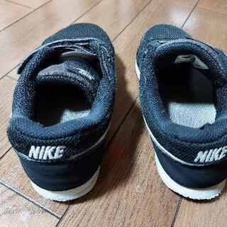 子供用の靴NIKE19cmの画像