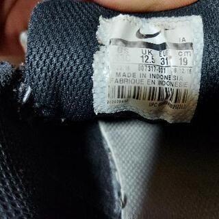 子供用の靴NIKE19cmの画像