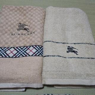 最終値下げ　未使用品　BURBERRYバスタオル2枚＋フェイスタオル3セットの画像