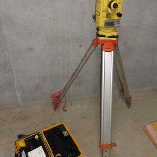 ②トプコン 電子セオドライト DT-114 レーザーポインター 測量機器 測定器 TOPCON 工具　電池ボックスの電池を押さえるバネ破損　精度未確認　ジャンク品の画像