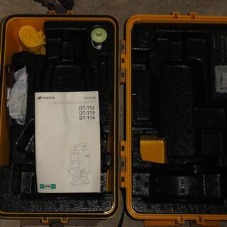 ②トプコン 電子セオドライト DT-114 レーザーポインター 測量機器 測定器 TOPCON 工具　電池ボックスの電池を押さえるバネ破損　精度未確認　ジャンク品の画像