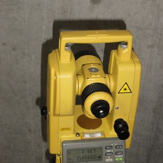 ②トプコン 電子セオドライト DT-114 レーザーポインター 測量機器 測定器 TOPCON 工具　電池ボックスの電池を押さえるバネ破損　精度未確認　ジャンク品の画像