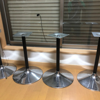 椅子、ベースのみ。4脚