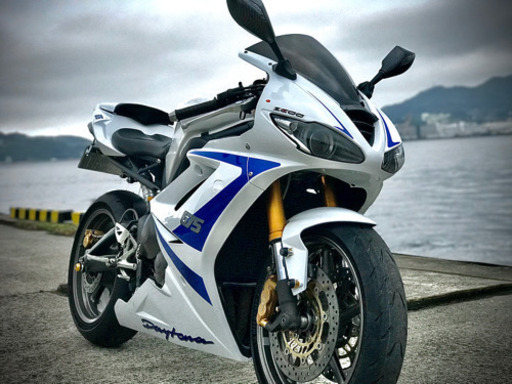 【さらに値下！】デイトナ675 美品　車体オーバーホール済み　送料込み　ローダウン仕様　初心者や女性にも