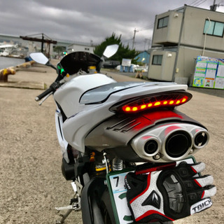 【さらに値下！】デイトナ675 美品　車体オーバーホール済み　送料込み　ローダウン仕様　初心者や女性にもの画像