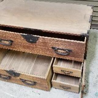 桐のレトロタンスの画像