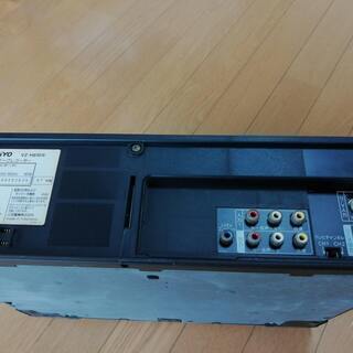 SANYO VHSビデオデッキ　97年製　800円の画像