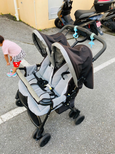 双子用ベビーカー　13000円　