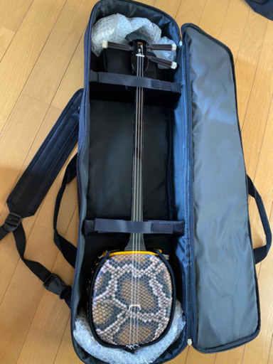 値下げしました！人工皮三線(新品未使用)ソフトケース付き