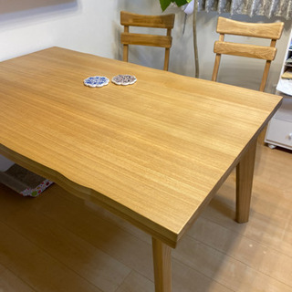 ダイニングテーブル、ダイニングチェア2脚。東京インテリア。