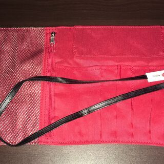【新品・未使用】Love in Action マルチケース（赤）