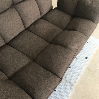コンパクトなリクライニングソファーの画像