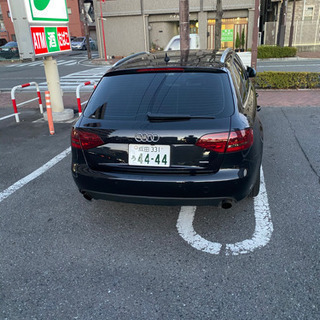 アウディA4アバントの画像