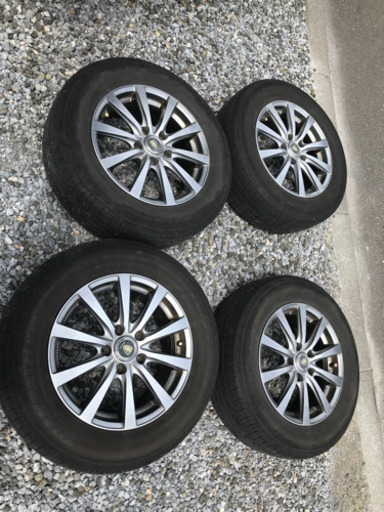 215/65R16  16インチ 6 1/2j  5H 114.3