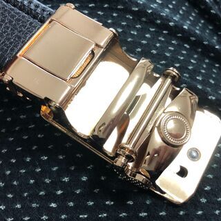 【配送・直接引渡OK】未使用品　高級感のあるバックル！オートロック式で穴あけ不要で調整可能！長さ約120cm 幅約3.5cm ベルトの画像
