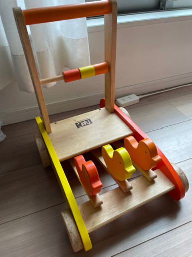ベビー　歩行器　手押し車　カタカタ