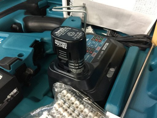 全国配送OK ガスピン打ち機 マキタ GN420C【寄楽屋 きらくや 成田本店】