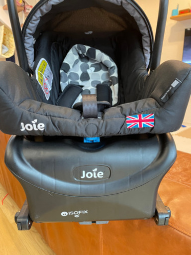 【二台目】チャイルドシートJoie ジョイー ベビーシートjuva（ジュバ）ISOFIXベースのセットです
