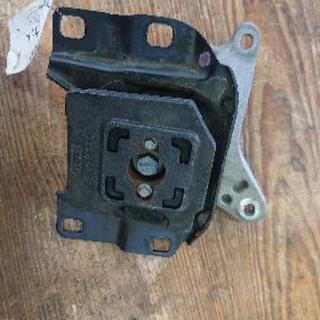 ボルボv50 左エンジンマウント 中古