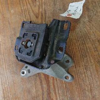 ボルボv50 左エンジンマウント 中古の画像