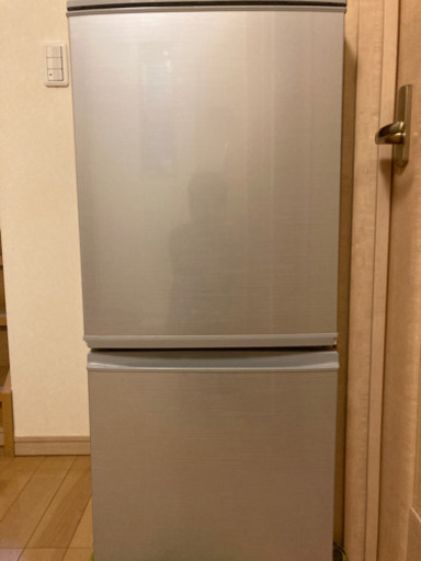 冷蔵庫 シャープ製 137L