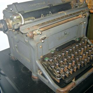 戦前のUSA タイプライター　UNDER WOOD/ジャンクの画像