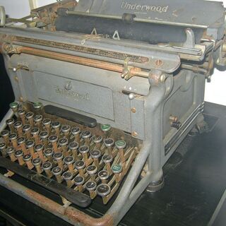 戦前のUSA タイプライター　UNDER WOOD/ジャンクの画像