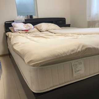 クイーンベッドの画像