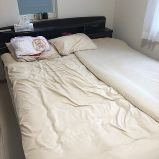 クイーンベッドの画像