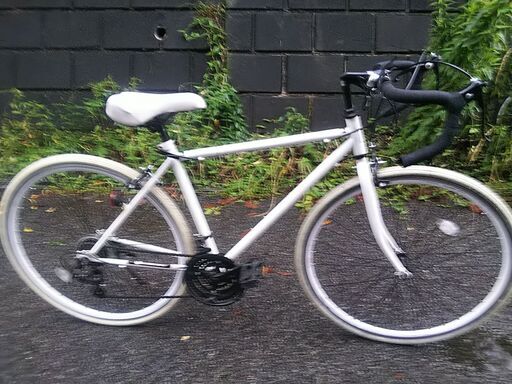 ドロップハンドルモデル　　タイヤ700c　変速3x7　スチールフレーム　480mm