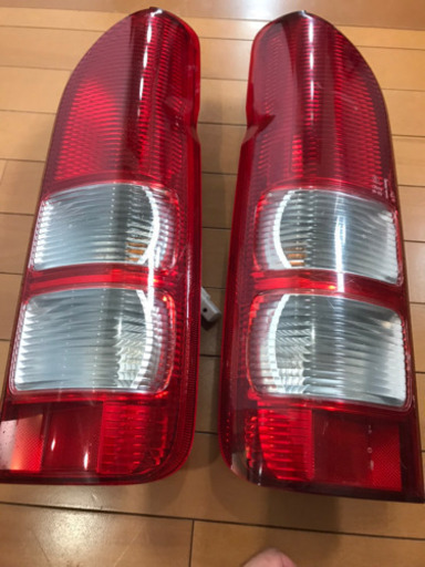 ハイエース　200系　テールランプ純正
