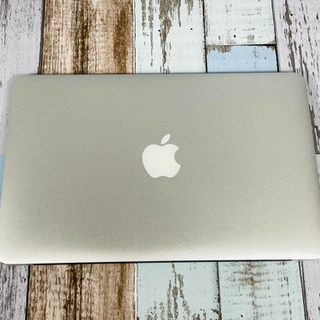 APPLE MacBook Air 11インチ Mid 2012