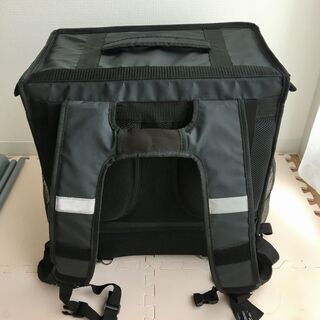 Uber eats 公式バッグの画像
