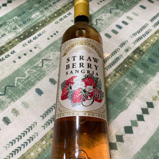 strawberry sangría